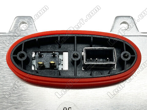 Zoom on the connector of the Xenon ballast for Citroen C4 Picasso